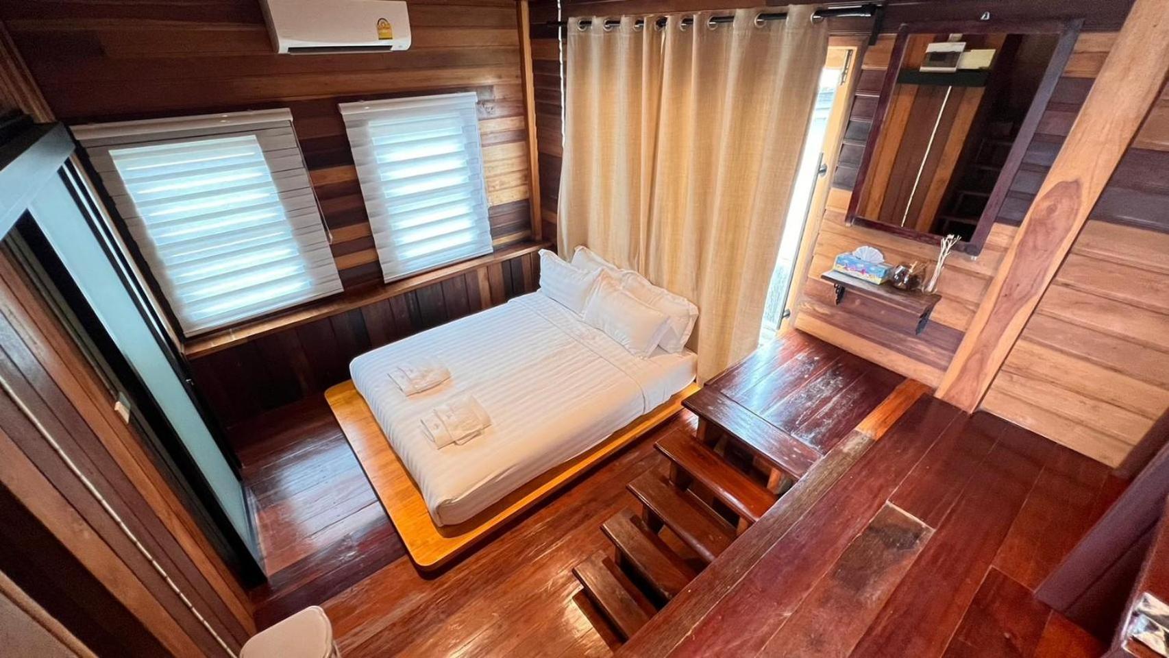 Srisanor Boutique Hotel 班武里府 外观 照片